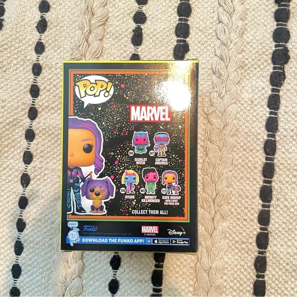 Funko POP‎ TV: Hawkeye - Kate Bishop & Lucky (Blacklight) - Picture 6 of 7